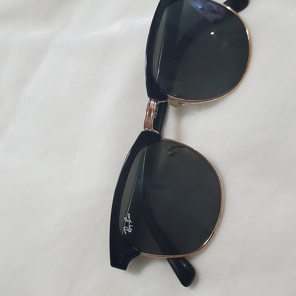 Ray bans with some wear - Picture 2 of 6